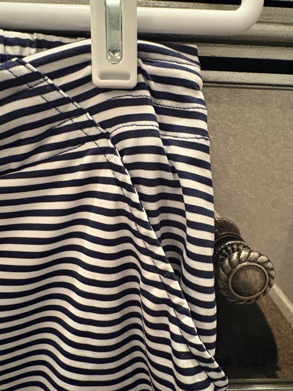 Vineyard Vines Navy and White Striped Drawstring Mini Skirt. Size small - Picture 4 of 4